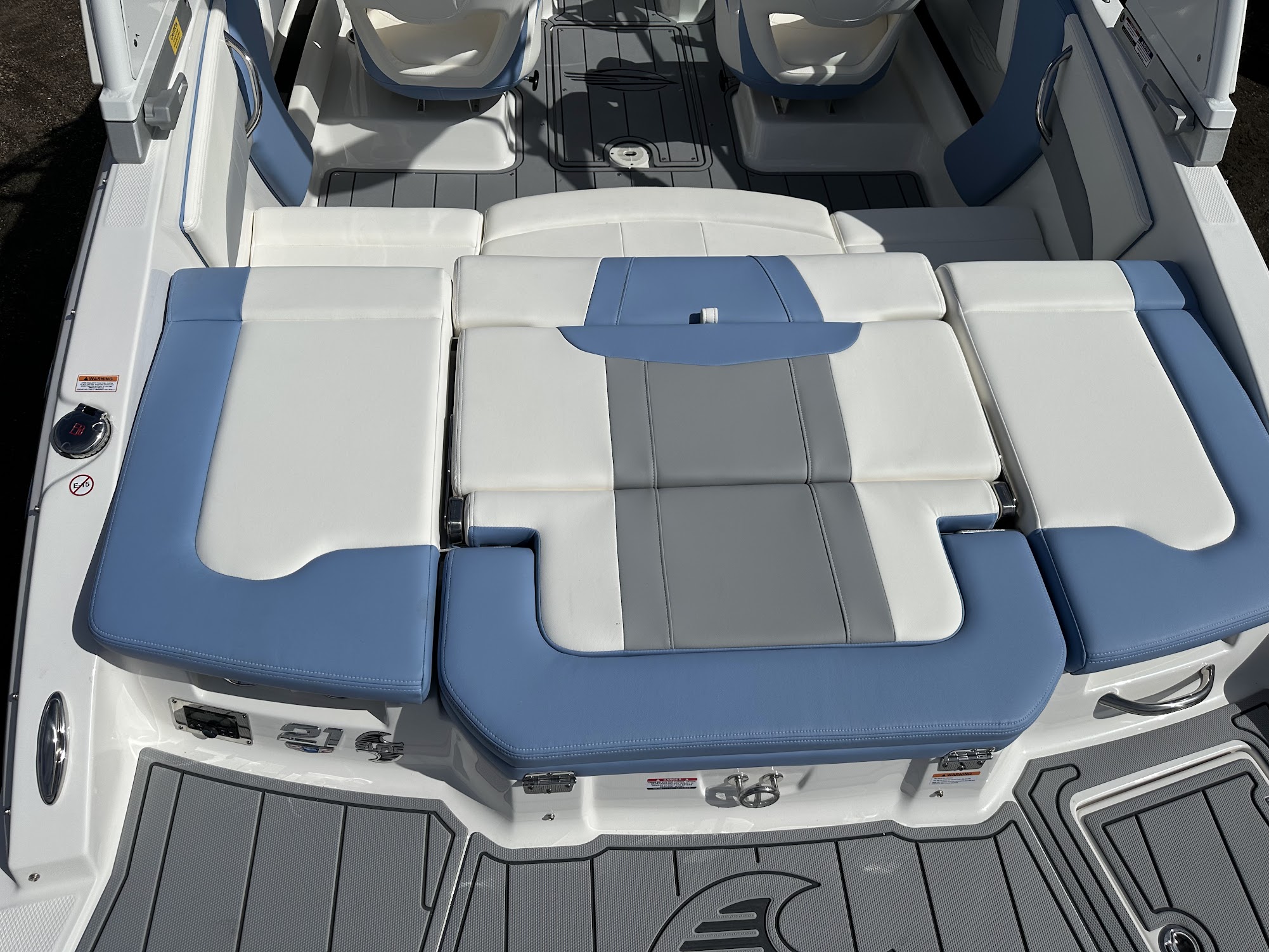 2024 Chaparral 21 SURF 250HP Mercruiser forward drive. - Photo 14